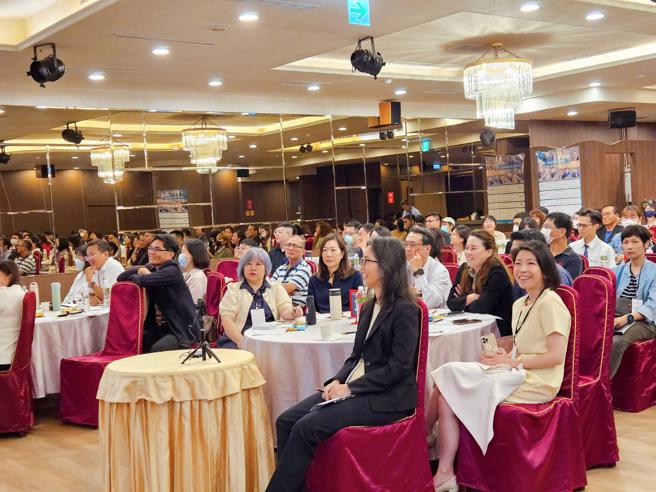 精采专题讲座与课程吸引观光业者聆听（图片来源：高雄市观光局提供）
