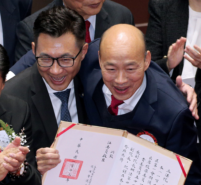 立法院正副院长韩国瑜（右）、江启臣（左）。（资料照,黄世麒摄）