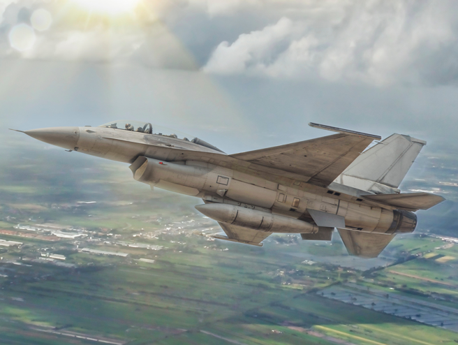 泰國空軍急需採購新戰機，以汰換老舊的F-16戰機（見圖）。（圖:shutterstock/達志）