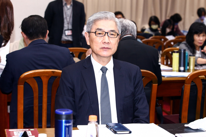 预计在今年5月20日卸任的金管会主委黄天牧，据传将出任财政部辖下台湾金控董事长。（图／报系资料照）