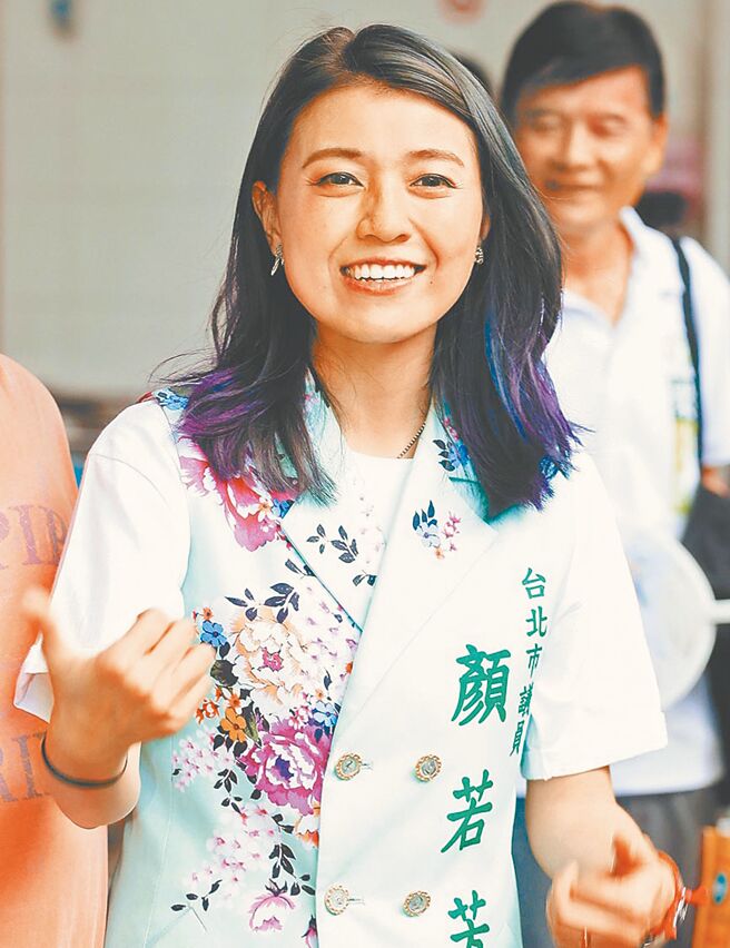 台北市政府啟動「淡水河岸空間營造計畫」，市議員顏若芳指出，今年4月中還未進入夏季，淡水河即因溶氧量偏低出現魚群集體暴斃，她要求市府的計畫不只要修河岸，也要顧好水質。（本報資料照片）