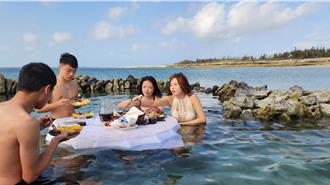 澎湖激推網美新行程 徜徉清涼海水享用石滬漂浮早餐