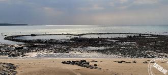 賞心型石滬不用去澎湖！淡水漁人碼頭美景「天海一色」