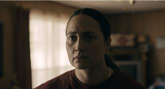 烂番茄超高分好评！ 金球奖影后莉莉葛莱史东新作为美国原住民女性发声