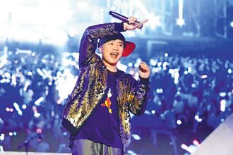 〈最後一頁〉翻紅 彈頭爽收百萬版稅