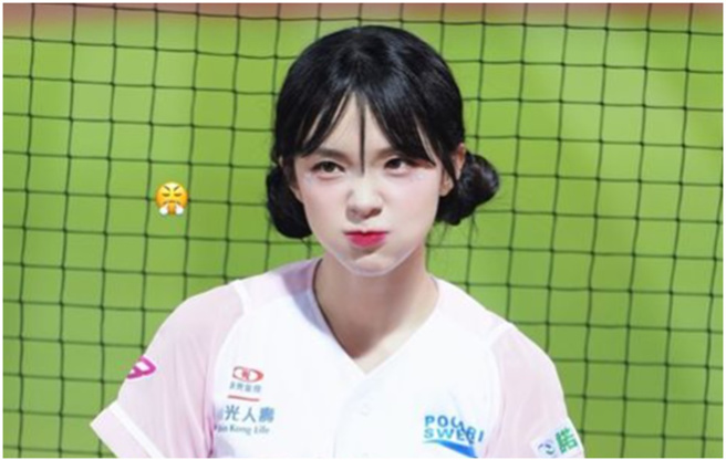 李多慧PO发火的表情。（图／IG@le_dahye）