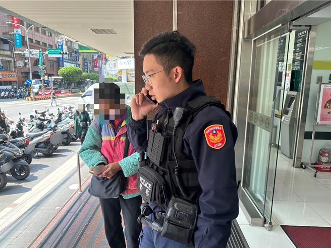 警方及时阻止妇人匯款。（三重警分局提供／张铠乙新北传真）