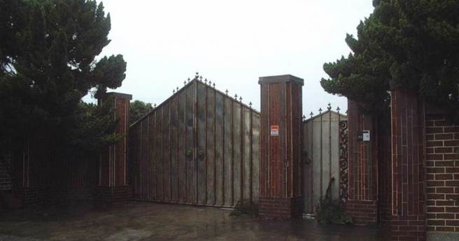 位在彰化县二林镇的洪若潭老家大门。（图 / 中时资料照）