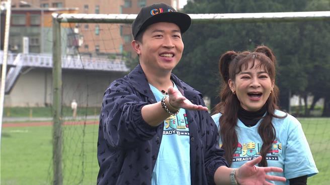 王彩樺（右）透露小女兒很喜歡張立東。（圖／台視提供）