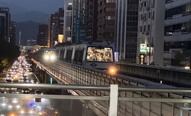 北捷傳出因出現煙霧導致延誤。（民眾提供）