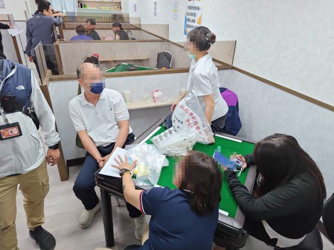 麻将社送大奖诱赌客上门，桃警一举破获逮32人。（图／警方提供）