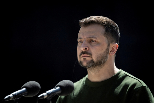 2024年4月29日，泽伦斯基出席基辅与北约秘书长斯托尔滕贝格举行的联合新闻发布会。（路透社）