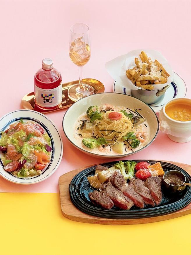 【RoomeR】比利时接骨木花酒套餐，TSUTAYA BOOKSTORE茑屋书店信义／台中限定登场。图／WIRED TOKYO提供