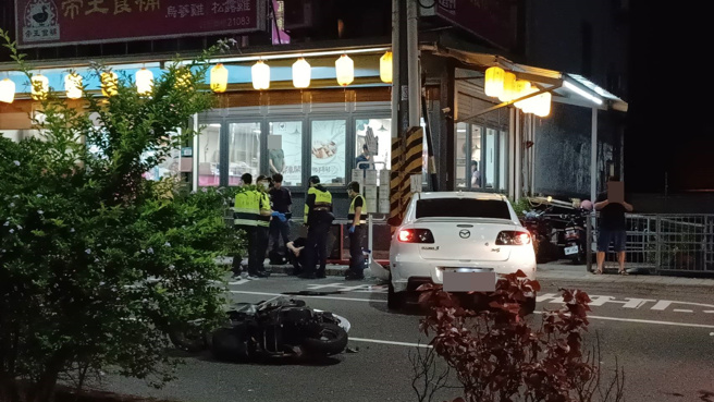 新北市淡水區中正東路一段發生一起嚴重車禍。（翻攝畫面）