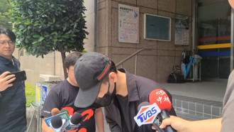 信義區當撒錢哥慘了 影片曝光！網紅Mr.R現身鞠躬道歉