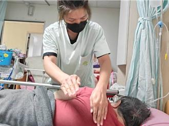 母勸8年邀入行不為所動 人妻受老父重病啟發投身照服業