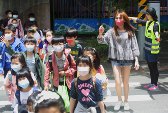 交通事故酿每年2.3万儿童死伤 王国材：别留行人地狱给下一代