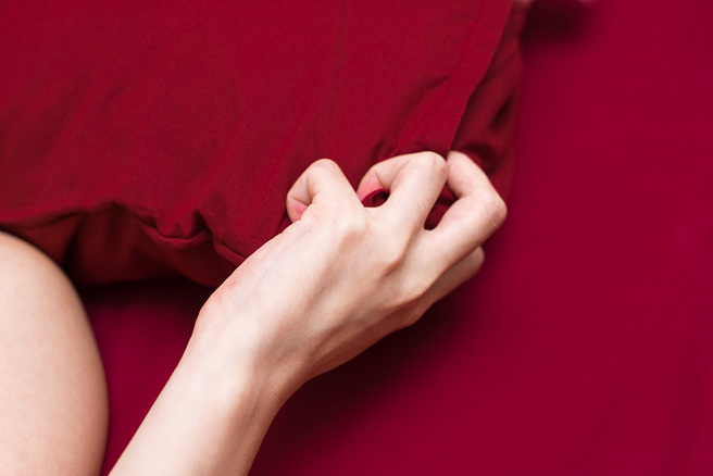 男子趁妈妈喝得烂醉如泥时，多次与她发生性关系。(图:shutterstock/达志)