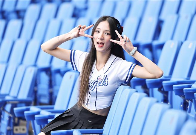 洁洁个性活泼。（陈俊吉摄）