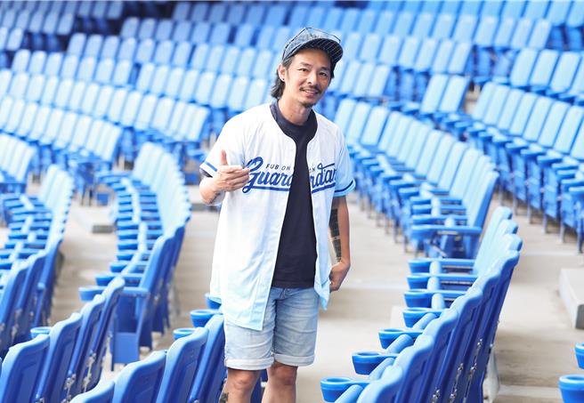 蓝波老师尊重小孩的所有决定。（陈俊吉摄）