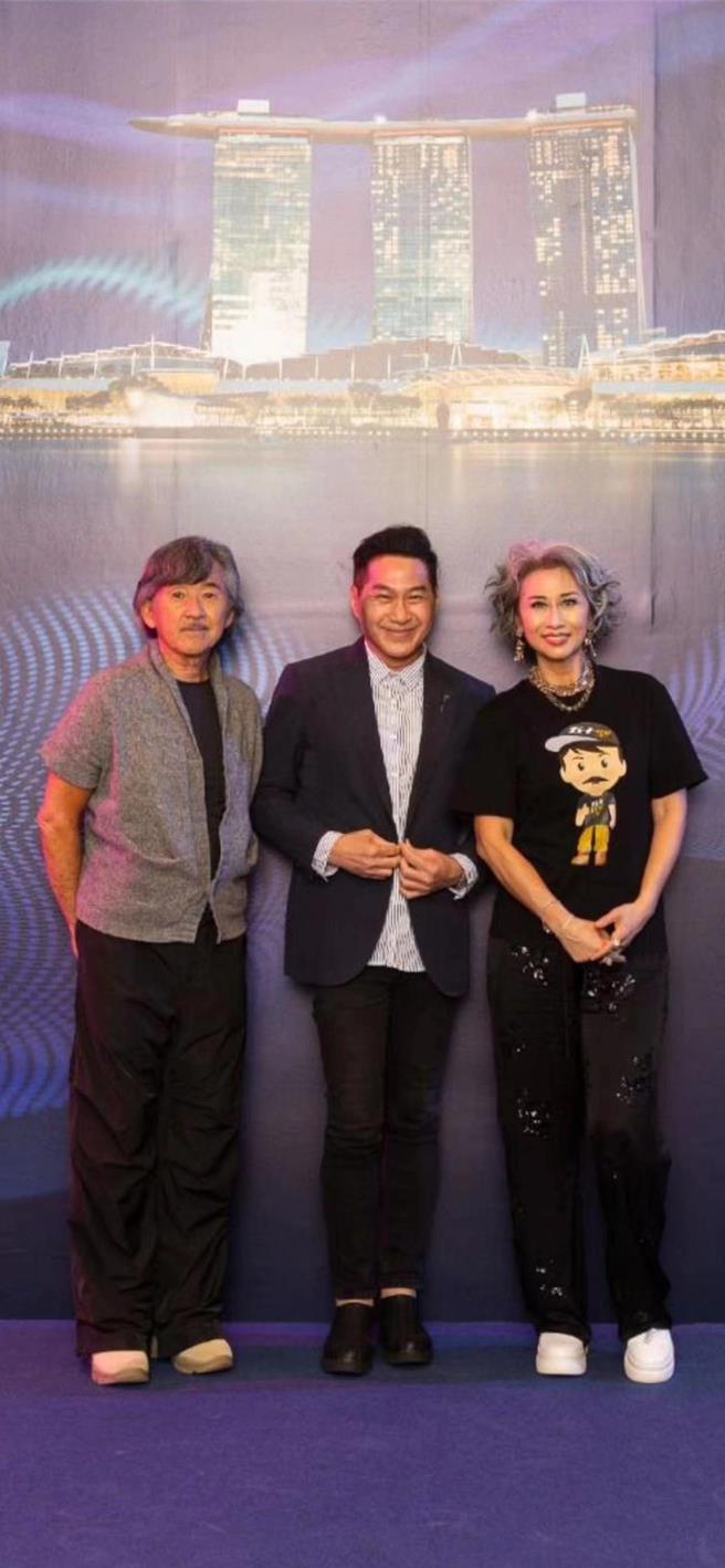 文章（中）日前和林子祥（左）、葉蒨文在後台開心合照。（翰森娛樂提供）