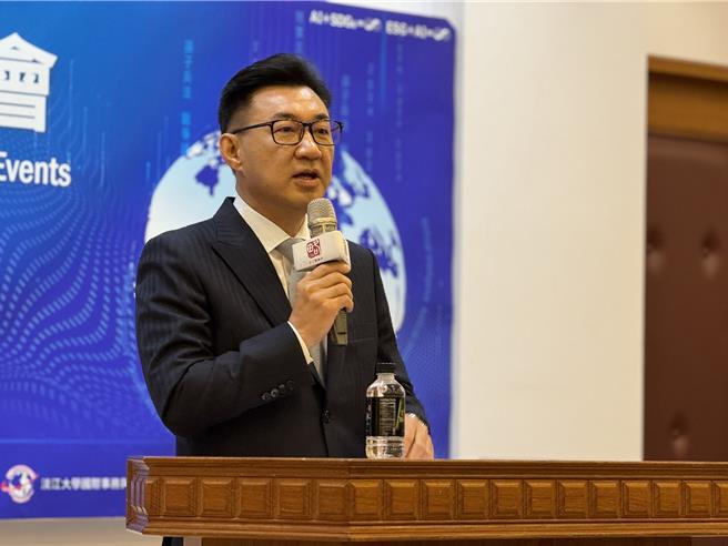 立法院副院長江啟臣今（11）日獲邀出席淡江大學國際事務與戰略研究所「第二十屆紀念鈕先鍾老師國際學術研討會」，並發表專題演講。（李奇叡攝）