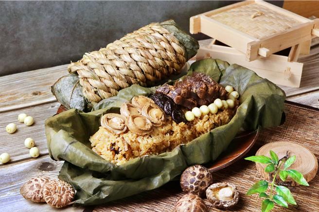 單顆重達1.1公斤的「大地海陸雙珍粽」，適合5至6人分享，單顆售價3280元，早鳥價2880元。（大地酒店提供）