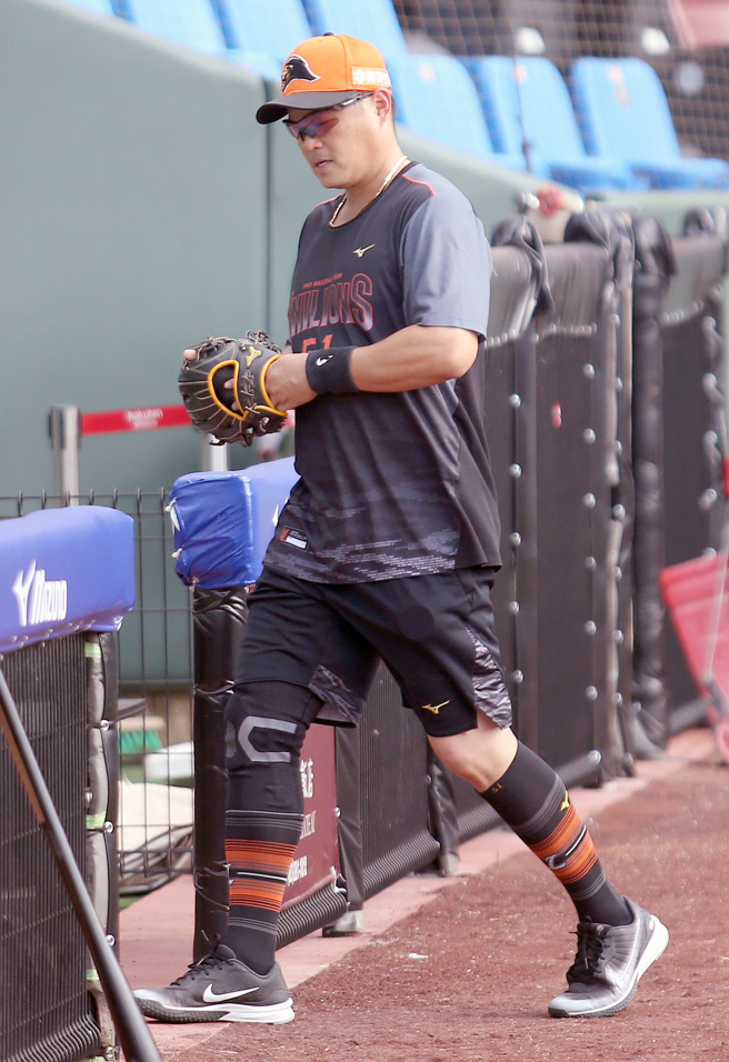 統一獅11日將老將胡金龍升上一軍。（范揚光攝）