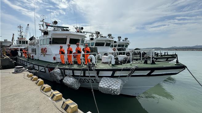 海洋委员会海巡署金马澎分署今（11日）在金门、马祖、澎湖等三处离岛同步实施扩大威力扫荡专案。（于家麒摄）