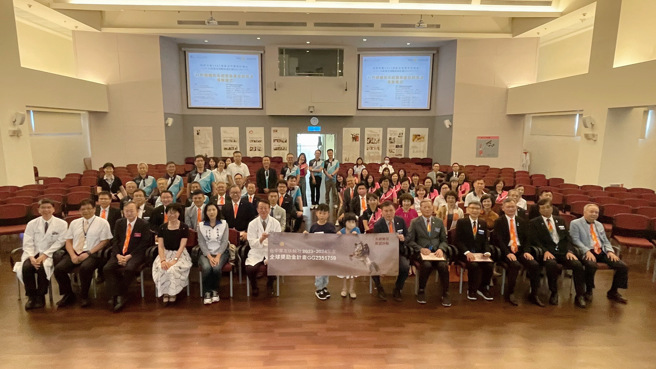 暨大主任秘書曾永平同時也是台中東友扶輪社的社員，他表示國際扶輪社長期以關注國際醫療與人道議題，以終結小兒麻痺最為人津津樂道。(照片/國立暨南國際大學提供)