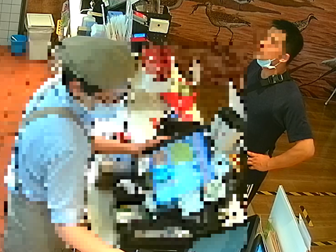 46岁的黄男，偽装成型男，再利用手机APP交友软体，邀约网友到高级饭店、出租套房或商旅聊天约会，趁网友疏于注意之际，窃取其皮夹内之信用卡或手机sim卡等财物。（图／警方提供）