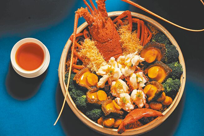 龍蝦鮑魚米糕御膳禮盒。（台北晶華酒店提供）