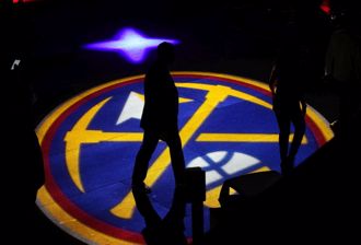 NBA》十字鎬與籃球？衛冕軍丹佛金塊隊徽的起源