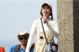 大霈海边净滩「惊见马桶盖」 相约美女国手收拾1567公斤废弃物