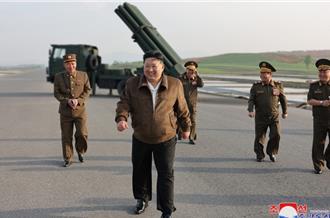 北韓試射新型240毫米多管火箭炮 可能賣俄羅斯