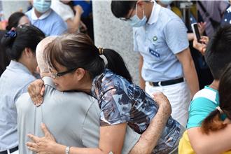 擁抱的力量最強大 浴佛感念佛恩父母恩眾生恩