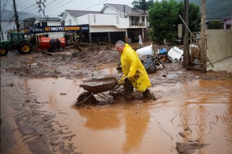 巴西南部暴雨洪水 136人死亡 53萬人流離失所
