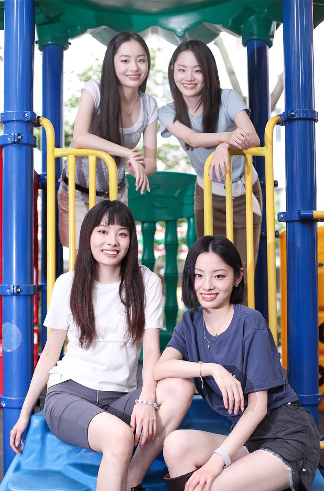 「红飞林乐团」前排左起小妹婉洁、大姊婉冰，后排左起二姊婉清、三姊婉玉，日前来台宣传专辑《心神未定》。（陈俊吉摄）