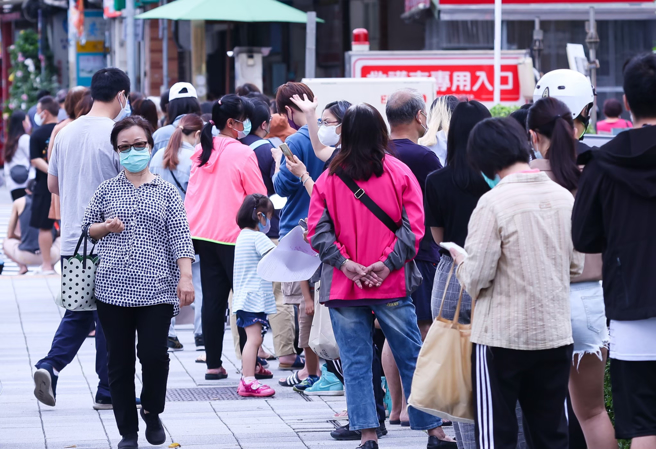 医师吴昌腾表示，儿科急诊持续有肺炎病例。（图／示意图，记者罗永铭摄影）
