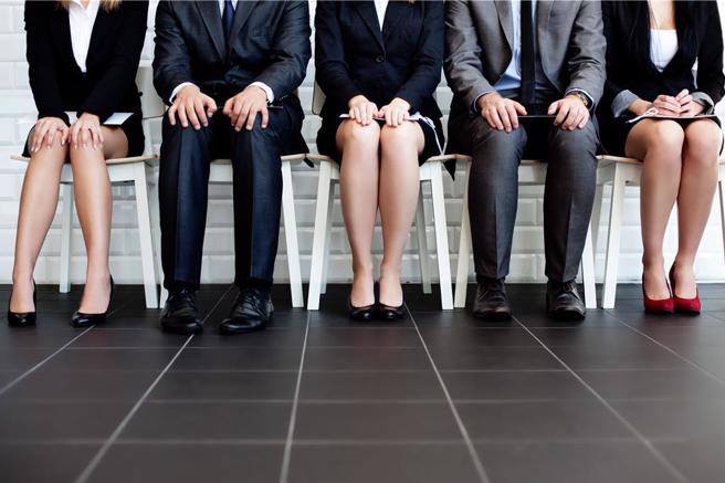 劳动部官员评估，随制造业景气逐步回温，订单回稳，预期无薪假人数应能维持缓步下降趋势，不过详细行业类别仍要视最后数据而定。 （示意图:shutterstock/达志）