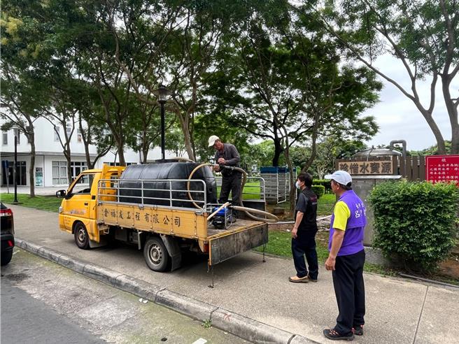 桃園市水務局3月底新增13口備用水井、完成6口洗井作業，總計41口戰備水井每日可提供逾2萬噸水。(水務局提供／蔡依珍桃園傳真)