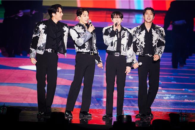 Highlight本周在首尔奥林匹克体操竞技场开唱3天。（Around US娱乐提供）