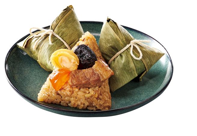 7-11端午節預購「阿灶婆一口鮑魚粽」，6顆359元。（7-11提供／朱世凱台北傳真）