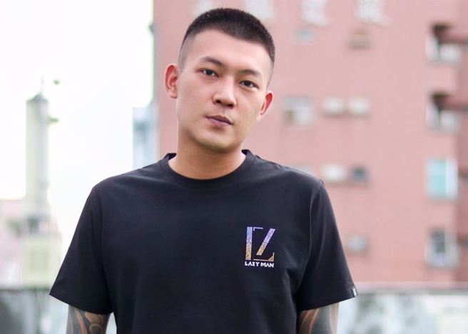 凤梨透露疑被妈妈挪用公款去看演唱会。（图／翻摄自凤梨IG）