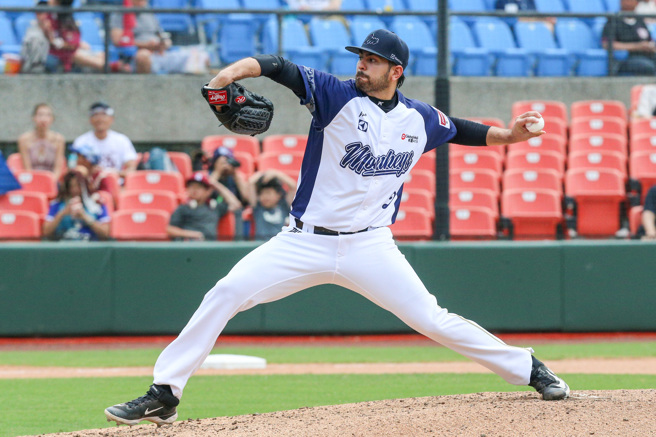 樂天桃猿先發投手魔神樂。（陳麒全攝）