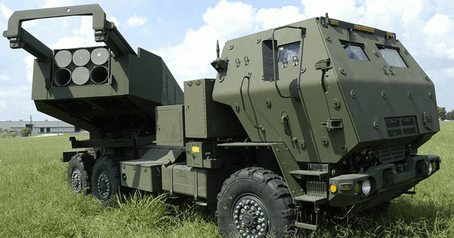 M142是装甲卡车所携带的多管火箭车，具有高度机动与快速装填的性能。(图/洛马公司)