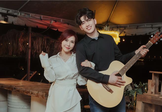 吳申梅與江志豐外甥Tony合作拍攝MV。（放音樂提供）