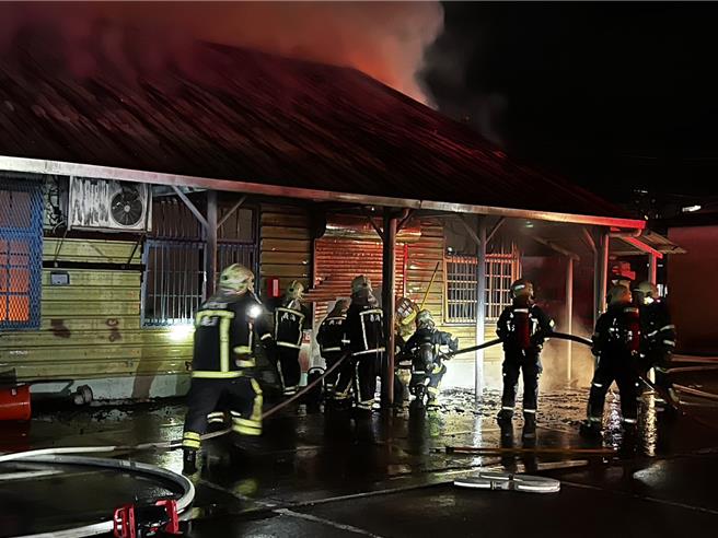 竹东资源庄冰店大火，让不少在地从小吃资源庄冰品的民眾相当惋惜。（竹县消防局提供／邱立雅竹县传真）