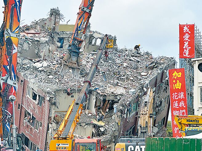 花蓮震災加強重建，傳不肖之徒藉縣府賑災捐款專戶名義詐騙。（本報資料照片）