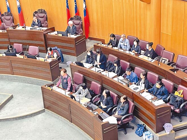 桃園市府已通過「桃園市建設公債自治條例」，預計將於6月提交議會審議。（姜霏攝）